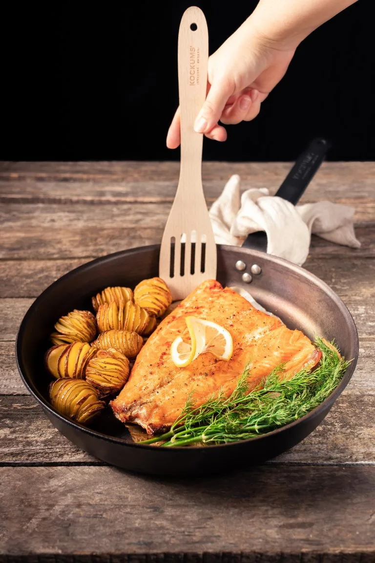 Spatule avec trous Kockums 30 cm Kockums Jernverk Spatule Avec Trous Kockums 30 Cm -nordicnest Boutique 505122 01 2 EnvironmentImage 8b488e4915 scaled