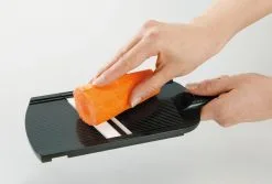 Mandoline à Julienne Kyocera -nordicnest Boutique 508589 01 5 EnvironmentImage 1184049deb 1