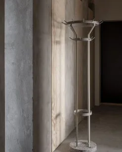 Massproductions Portemanteau Marcel -nordicnest Boutique 569787 01 5 EnvironmentImage ba228922fd